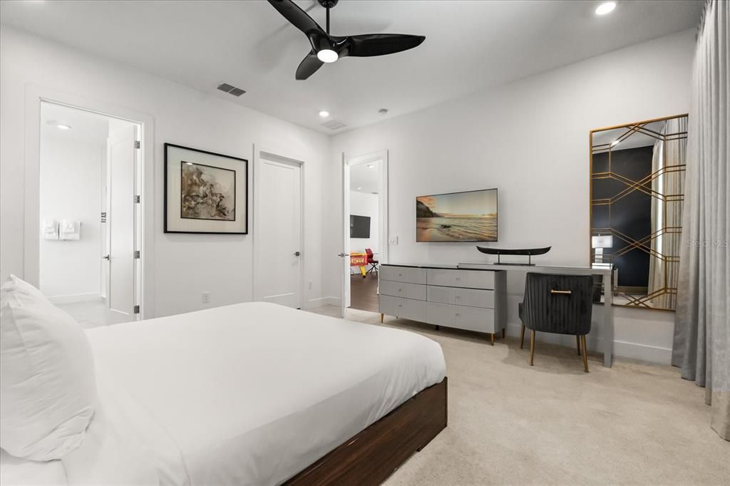 En Venta: $800,000 (6 camas, 4 baños, 3784 Pies cuadrados)