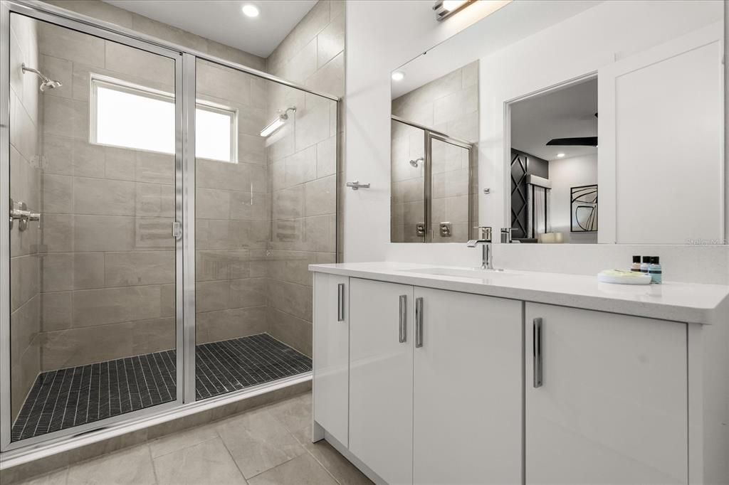 En Venta: $800,000 (6 camas, 4 baños, 3784 Pies cuadrados)