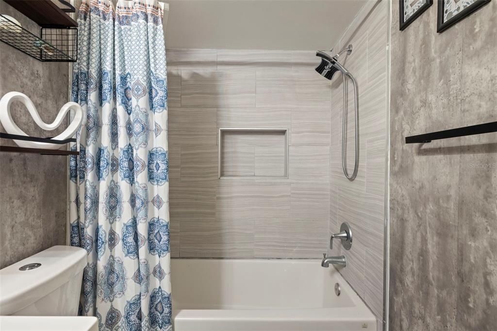 En Venta: $177,900 (2 camas, 2 baños, 1060 Pies cuadrados)