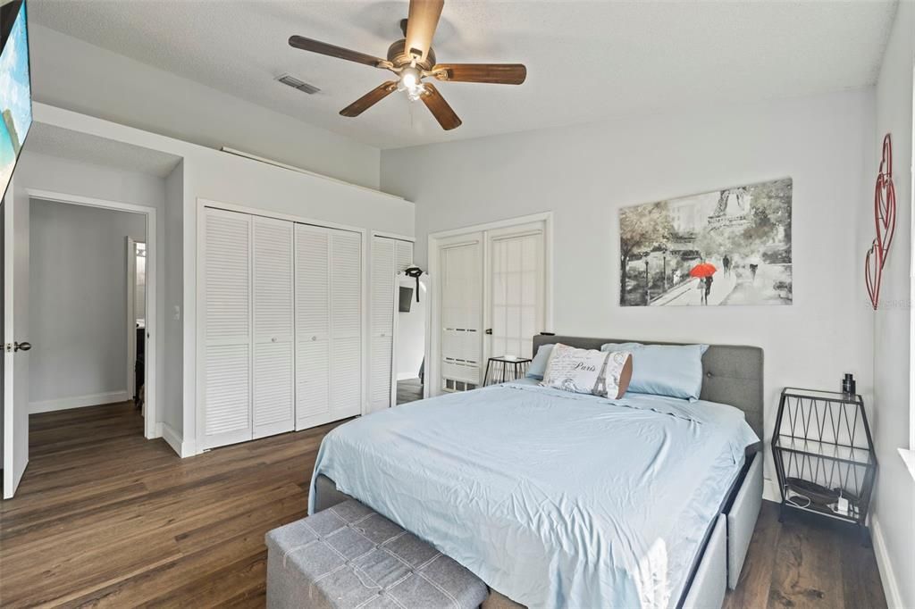 En Venta: $177,900 (2 camas, 2 baños, 1060 Pies cuadrados)