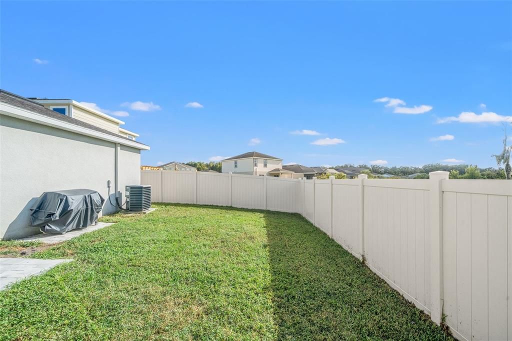 Activo con contrato: $350,000 (3 camas, 2 baños, 1519 Pies cuadrados)