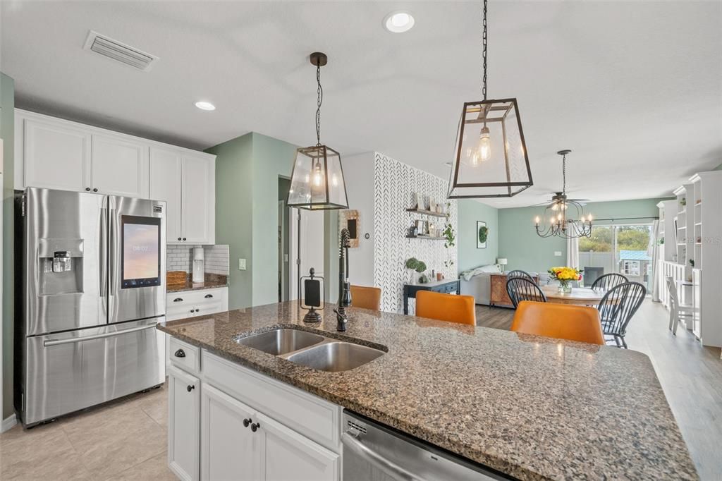 Activo con contrato: $350,000 (3 camas, 2 baños, 1519 Pies cuadrados)