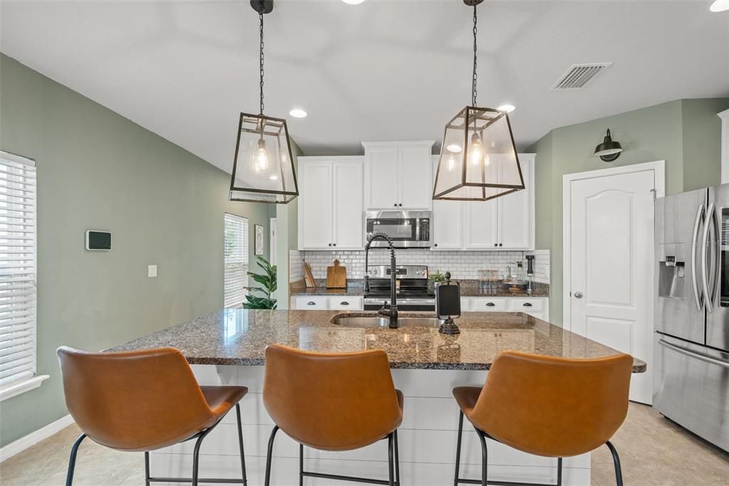 Activo con contrato: $350,000 (3 camas, 2 baños, 1519 Pies cuadrados)