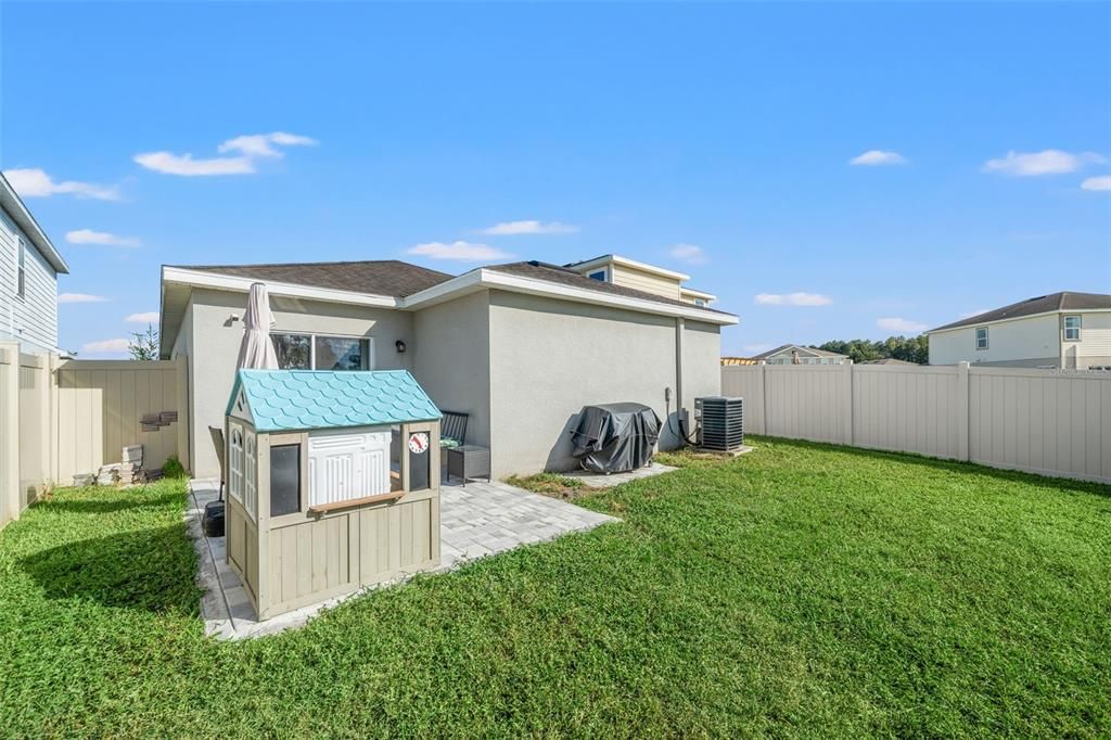 Activo con contrato: $350,000 (3 camas, 2 baños, 1519 Pies cuadrados)