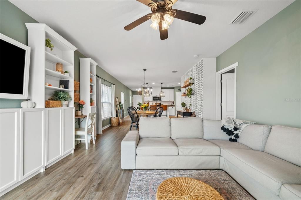 Activo con contrato: $350,000 (3 camas, 2 baños, 1519 Pies cuadrados)