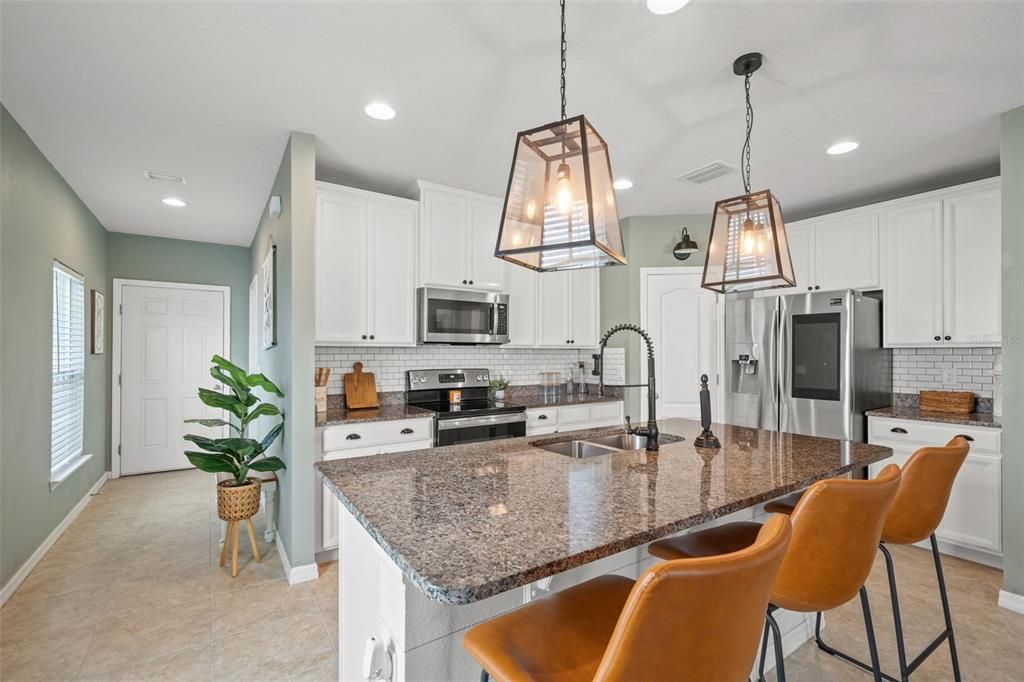 Activo con contrato: $350,000 (3 camas, 2 baños, 1519 Pies cuadrados)