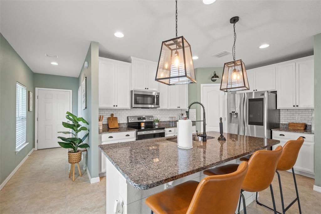 Activo con contrato: $350,000 (3 camas, 2 baños, 1519 Pies cuadrados)