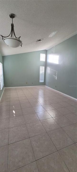 En Renta: $2,300 (3 camas, 2 baños, 1513 Pies cuadrados)