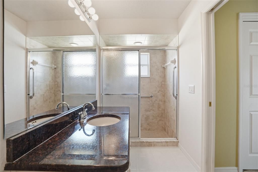 待售: $279,900 (2 贝兹, 2 浴室, 1821 平方英尺)