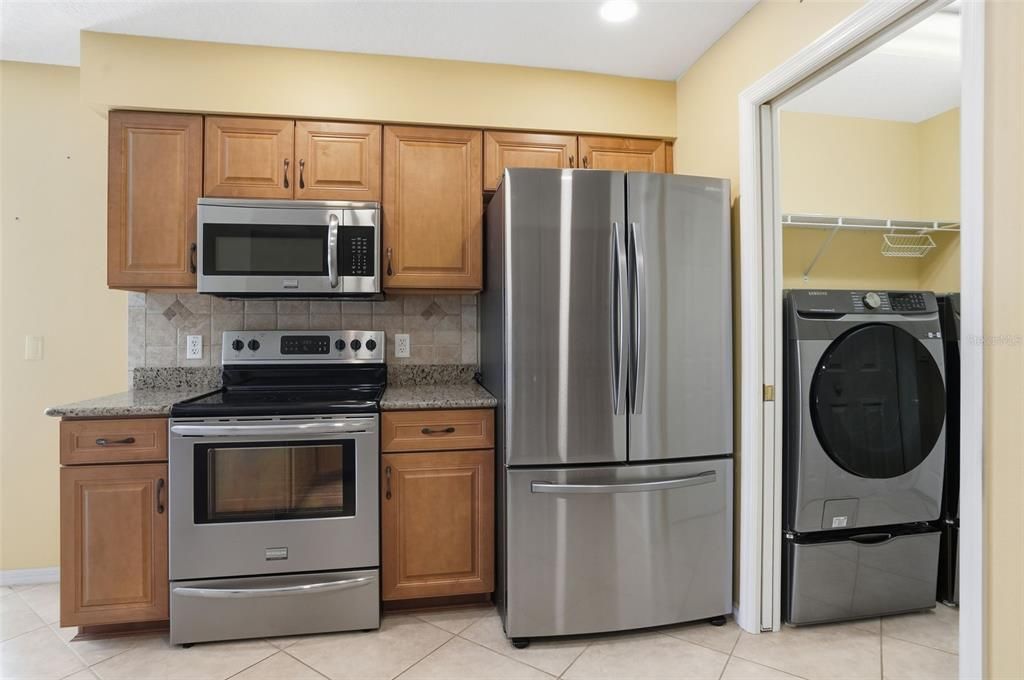 待售: $279,900 (2 贝兹, 2 浴室, 1821 平方英尺)