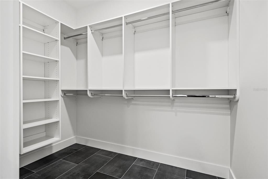 For Sale: $599,999 (3 beds, 2 baths, 2351 Square Feet)