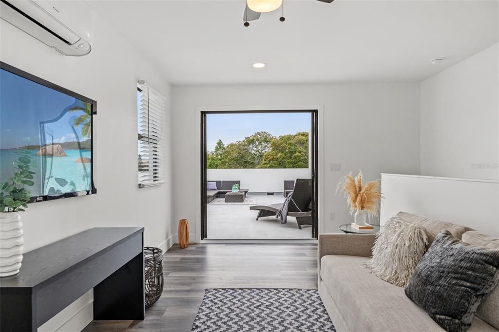 For Sale: $599,999 (3 beds, 2 baths, 2351 Square Feet)