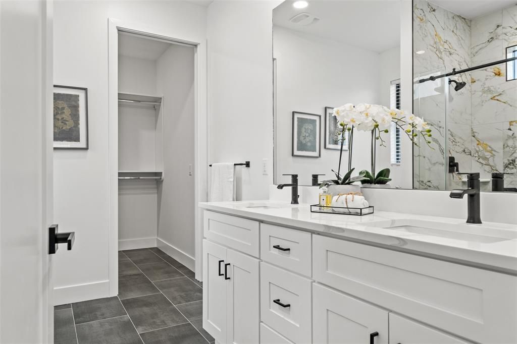 For Sale: $599,999 (3 beds, 2 baths, 2351 Square Feet)