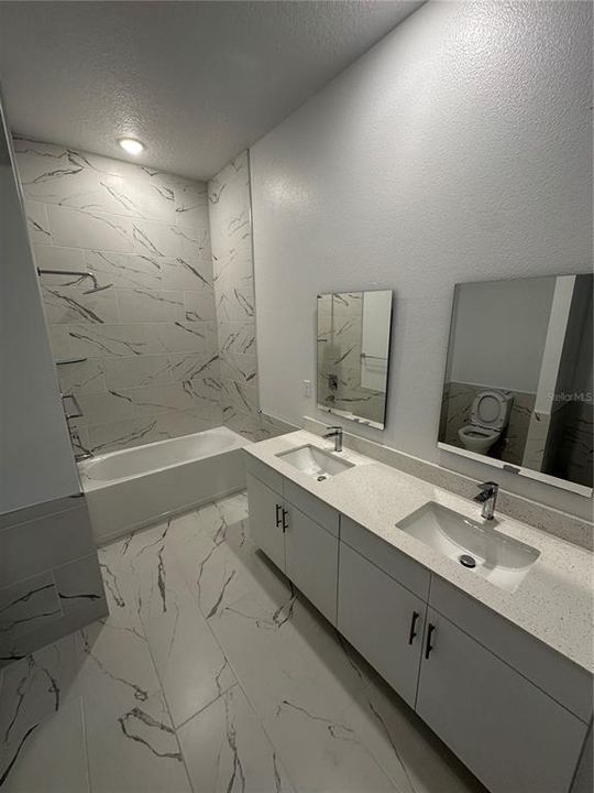 Под контрактом: $419,990 (5 спален, 4 ванн, 2020 Квадратных фут)