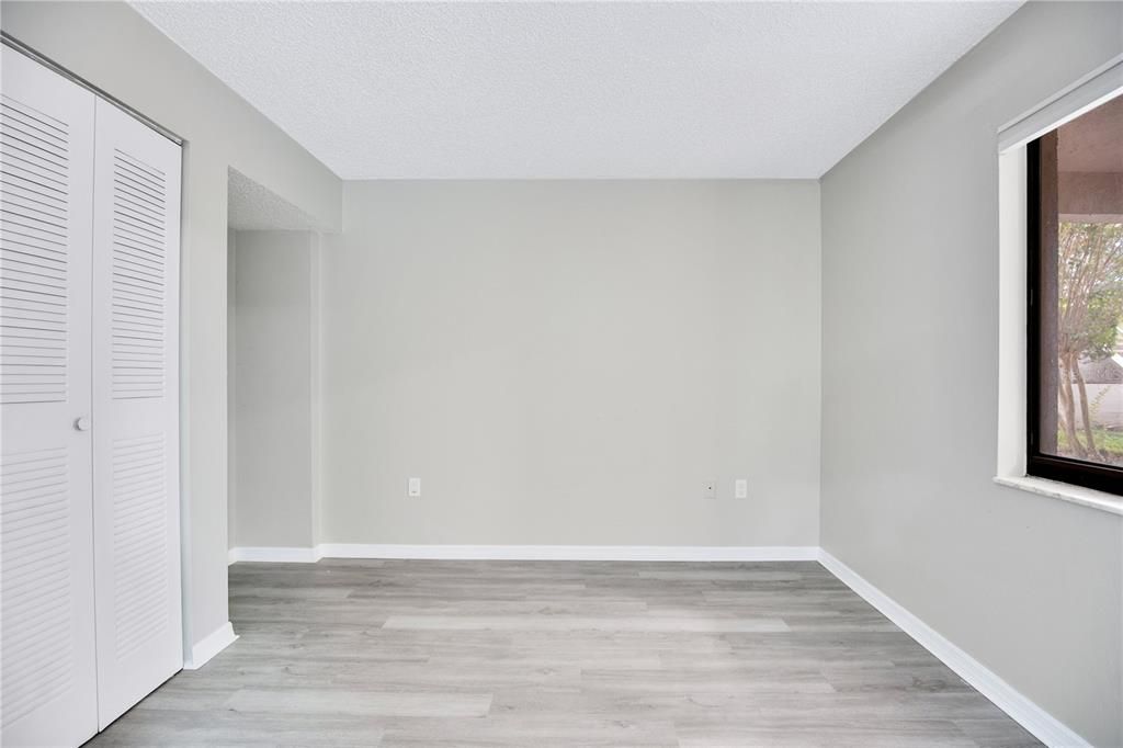 For Sale: $174,900 (2 beds, 2 baths, 1001 Square Feet)