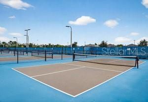 合同活跃: $629,000 (2 贝兹, 2 浴室, 2067 平方英尺)