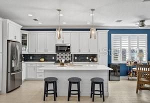 合同活跃: $629,000 (2 贝兹, 2 浴室, 2067 平方英尺)