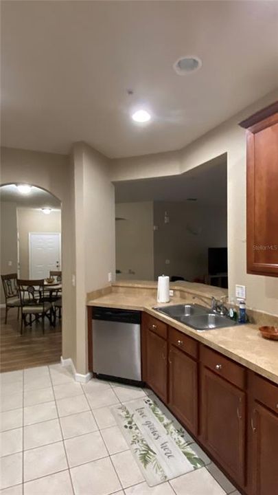 На продажу: $255,000 (3 спален, 2 ванн, 1495 Квадратных фут)