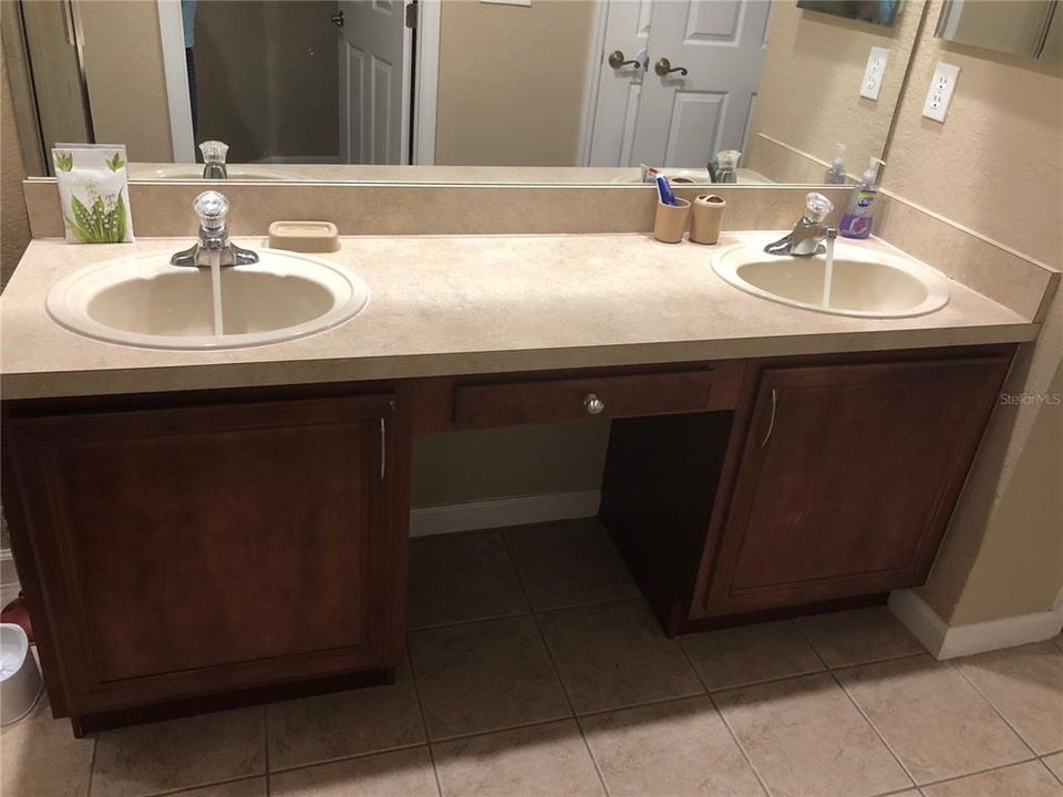 На продажу: $255,000 (3 спален, 2 ванн, 1495 Квадратных фут)