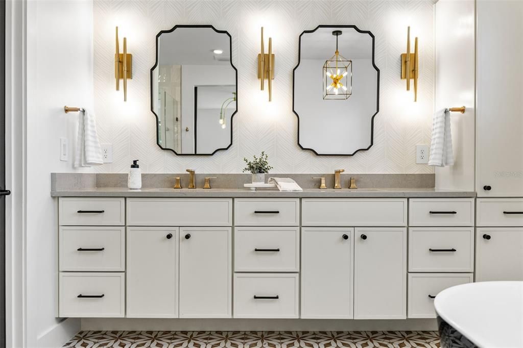 For Sale: $1,395,000 (4 beds, 3 baths, 3034 Square Feet)