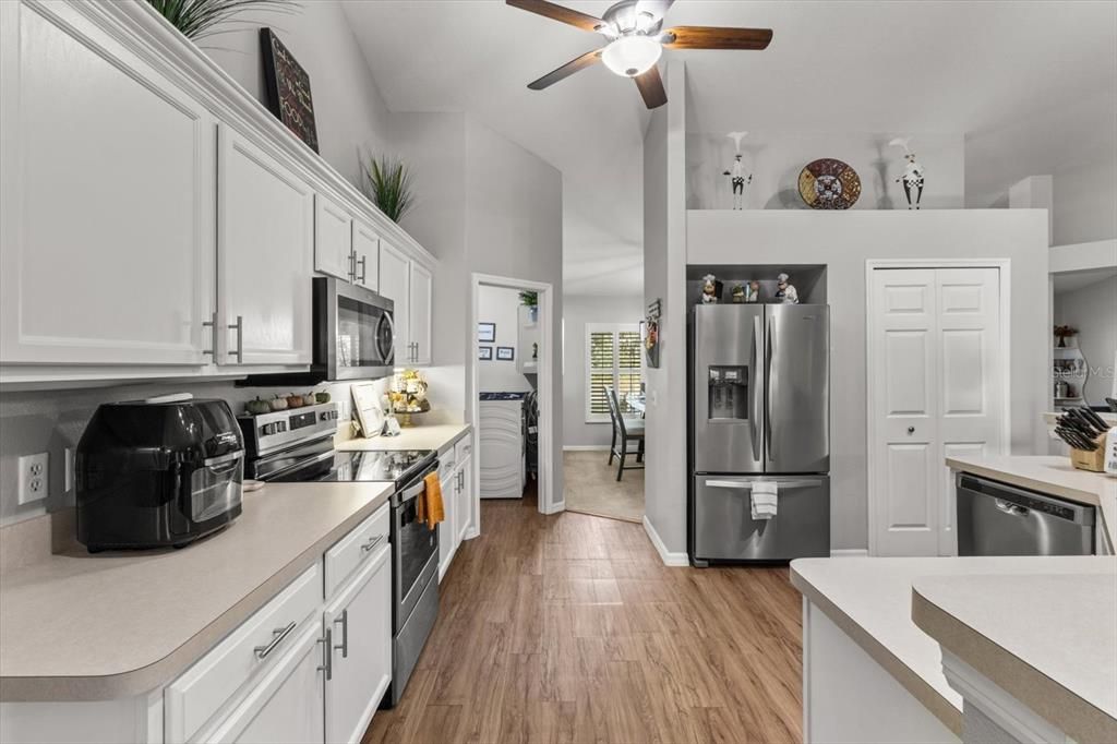 Activo con contrato: $397,000 (5 camas, 3 baños, 2674 Pies cuadrados)