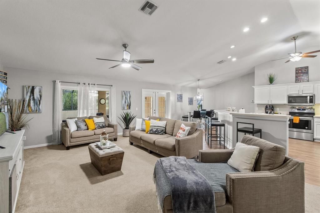 Activo con contrato: $397,000 (5 camas, 3 baños, 2674 Pies cuadrados)