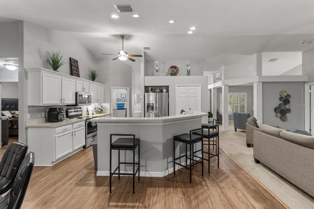 Activo con contrato: $397,000 (5 camas, 3 baños, 2674 Pies cuadrados)