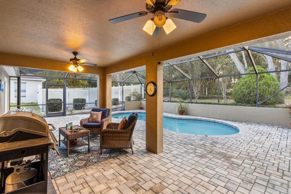 Activo con contrato: $397,000 (5 camas, 3 baños, 2674 Pies cuadrados)