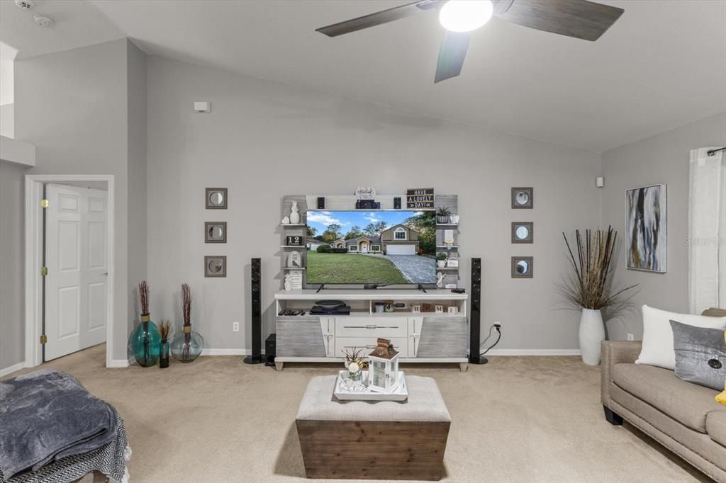 Activo con contrato: $397,000 (5 camas, 3 baños, 2674 Pies cuadrados)