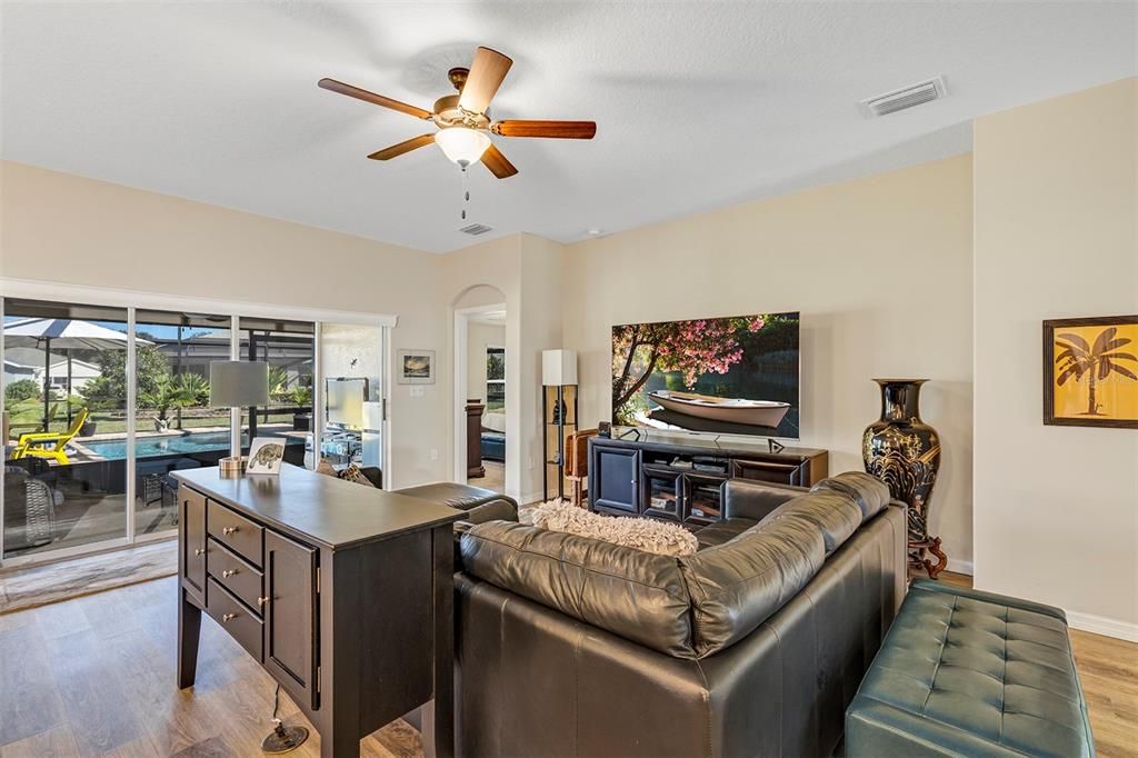 Active With Contract: $436,000 (3 beds, 2 baths, 1728 Square Feet)