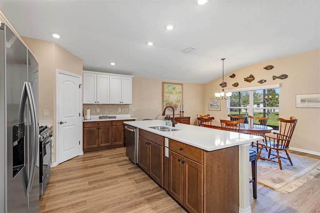 Active With Contract: $436,000 (3 beds, 2 baths, 1728 Square Feet)