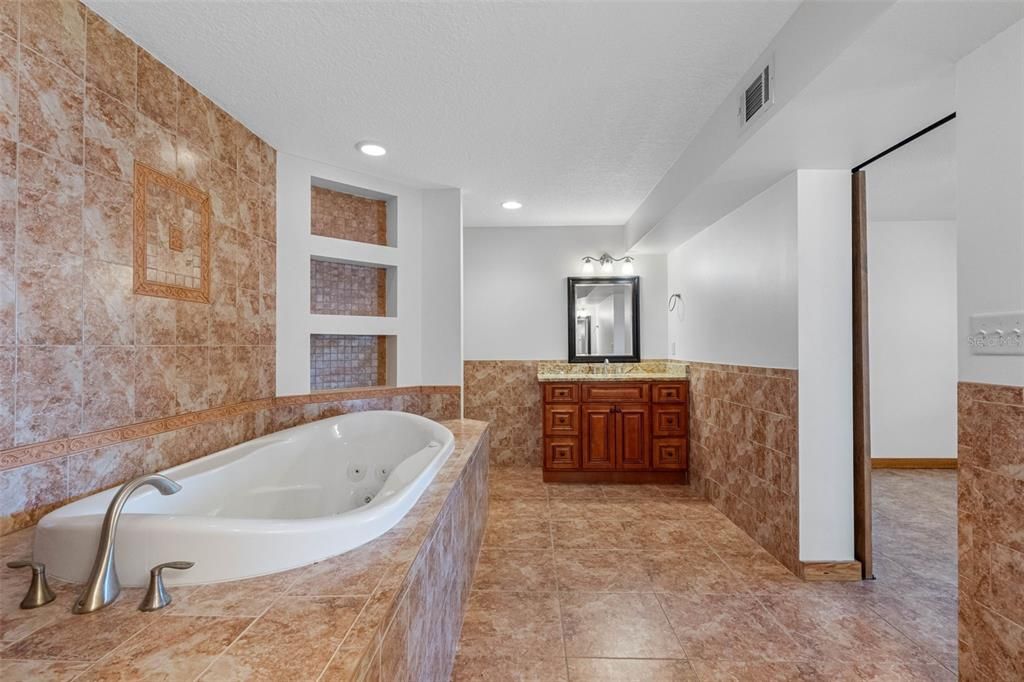 На продажу: $1,990,000 (6 спален, 5 ванн, 4227 Квадратных фут)