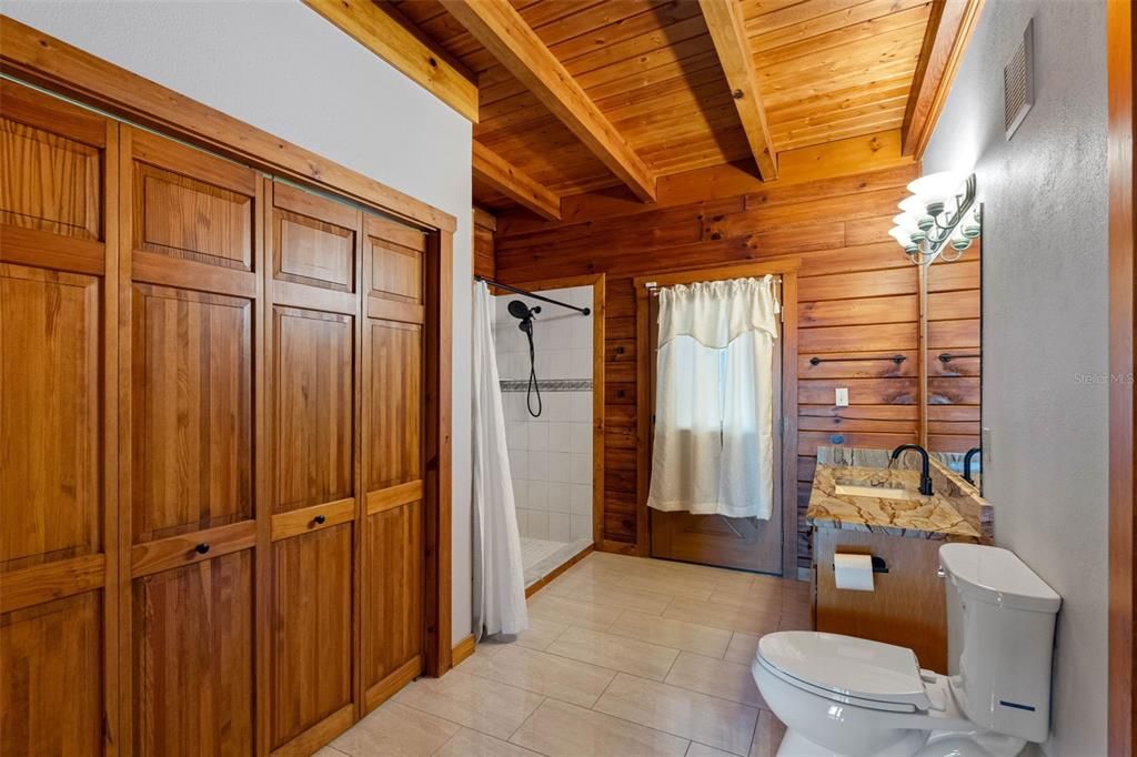 На продажу: $1,990,000 (6 спален, 5 ванн, 4227 Квадратных фут)