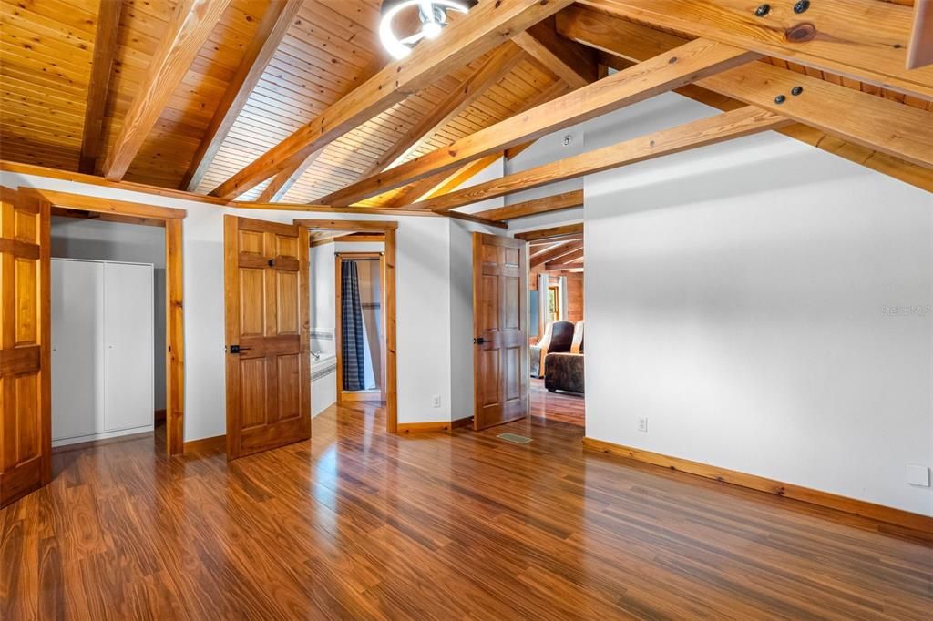 На продажу: $1,990,000 (6 спален, 5 ванн, 4227 Квадратных фут)