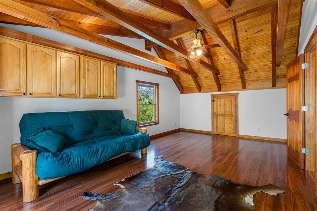 На продажу: $1,990,000 (6 спален, 5 ванн, 4227 Квадратных фут)