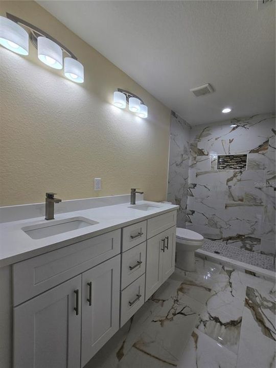 Active With Contract: $255,000 (3 beds, 2 baths, 1380 Square Feet)