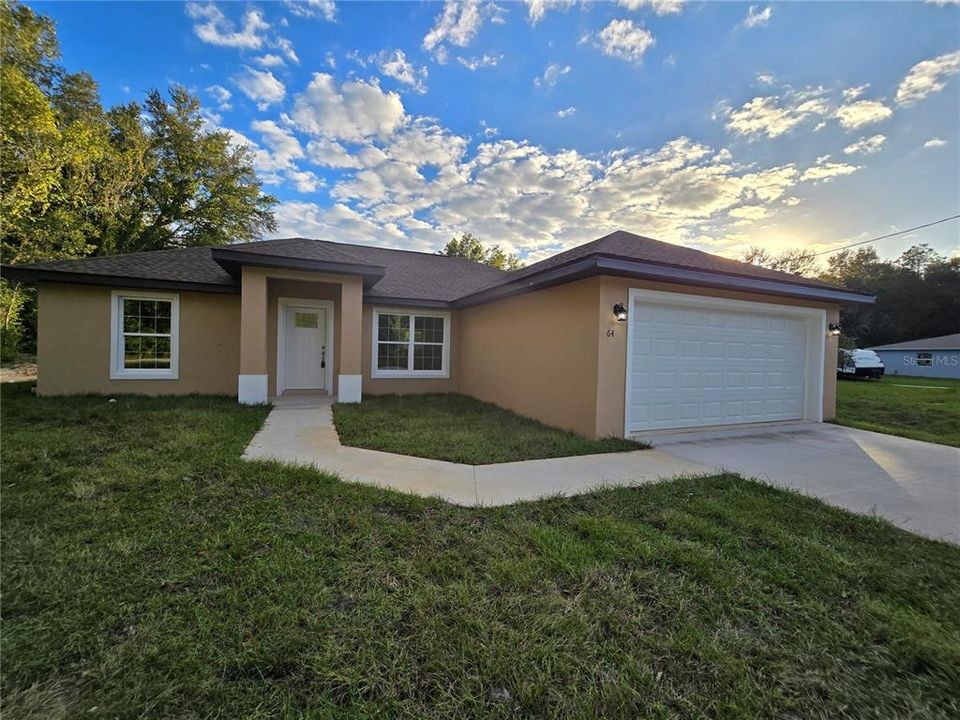 Active With Contract: $255,000 (3 beds, 2 baths, 1380 Square Feet)