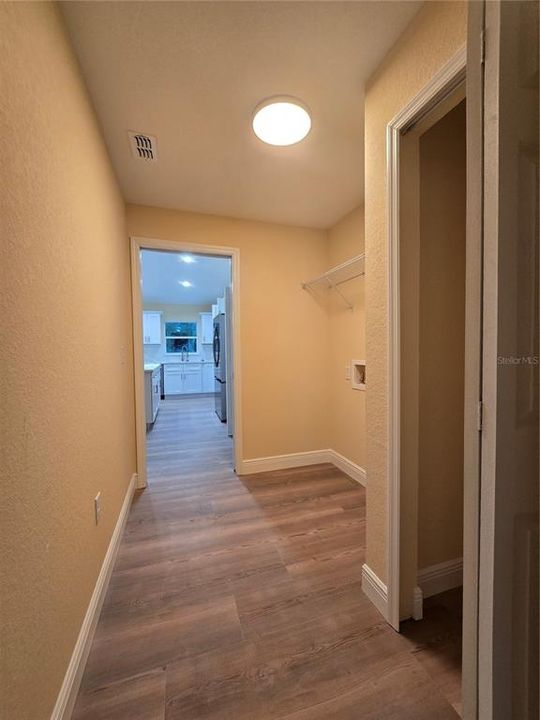 Active With Contract: $255,000 (3 beds, 2 baths, 1380 Square Feet)