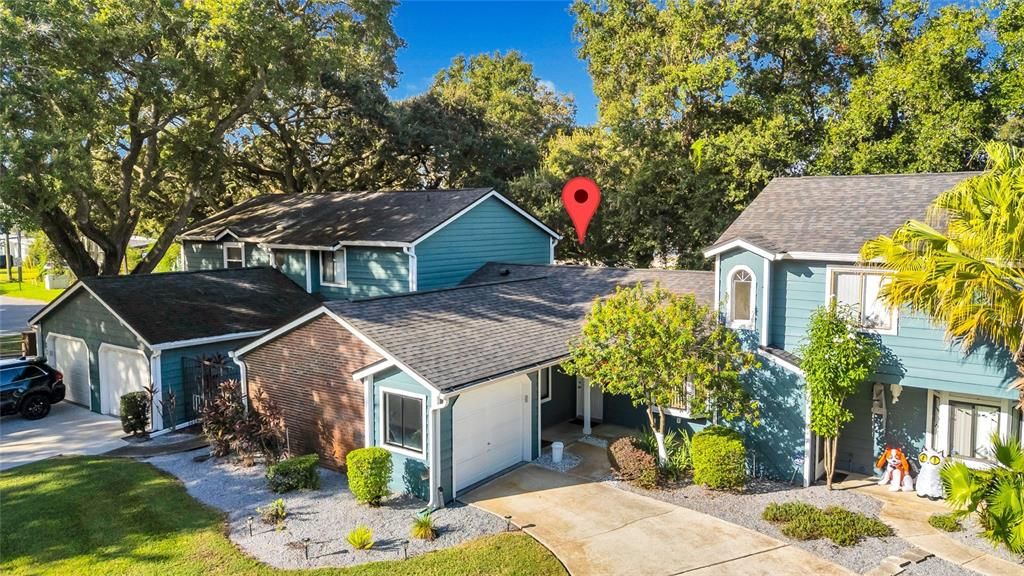 For Sale: $265,000 (2 beds, 2 baths, 894 Square Feet)