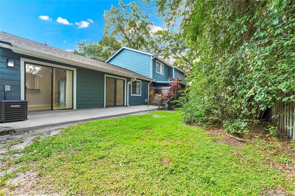 For Sale: $265,000 (2 beds, 2 baths, 894 Square Feet)