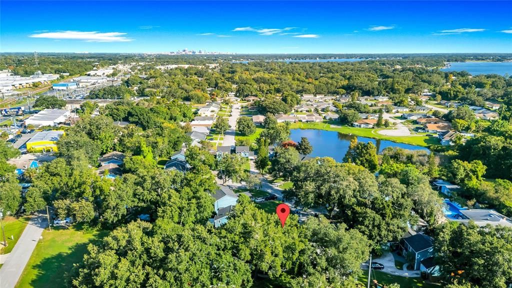 For Sale: $265,000 (2 beds, 2 baths, 894 Square Feet)