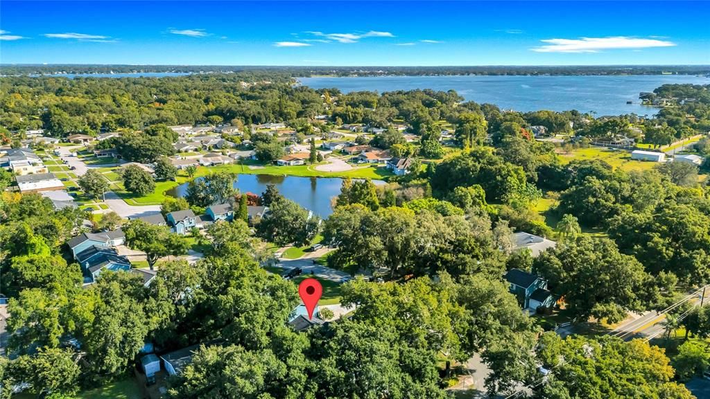 For Sale: $265,000 (2 beds, 2 baths, 894 Square Feet)