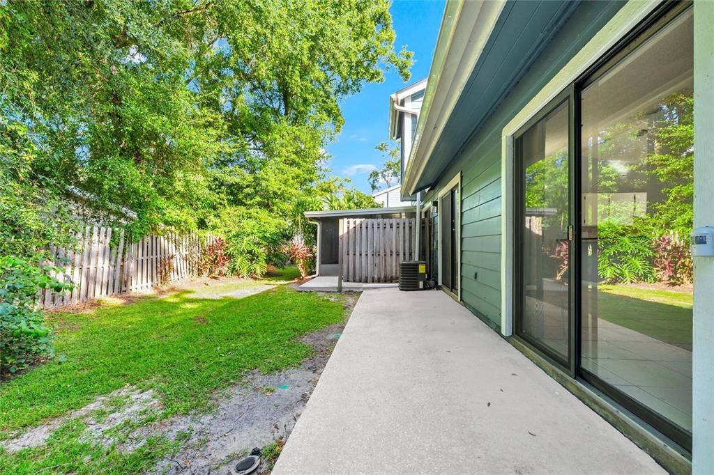 For Sale: $265,000 (2 beds, 2 baths, 894 Square Feet)