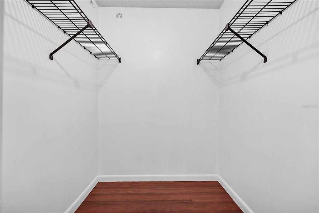 For Sale: $265,000 (2 beds, 2 baths, 894 Square Feet)