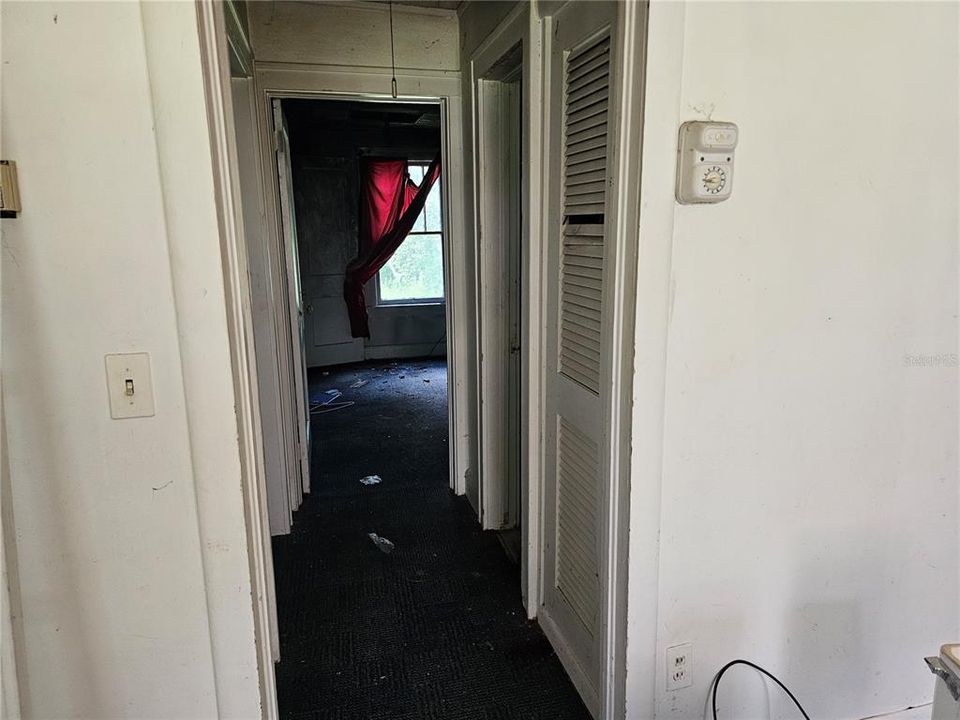 合同活跃: $144,080 (2 贝兹, 1 浴室, 959 平方英尺)