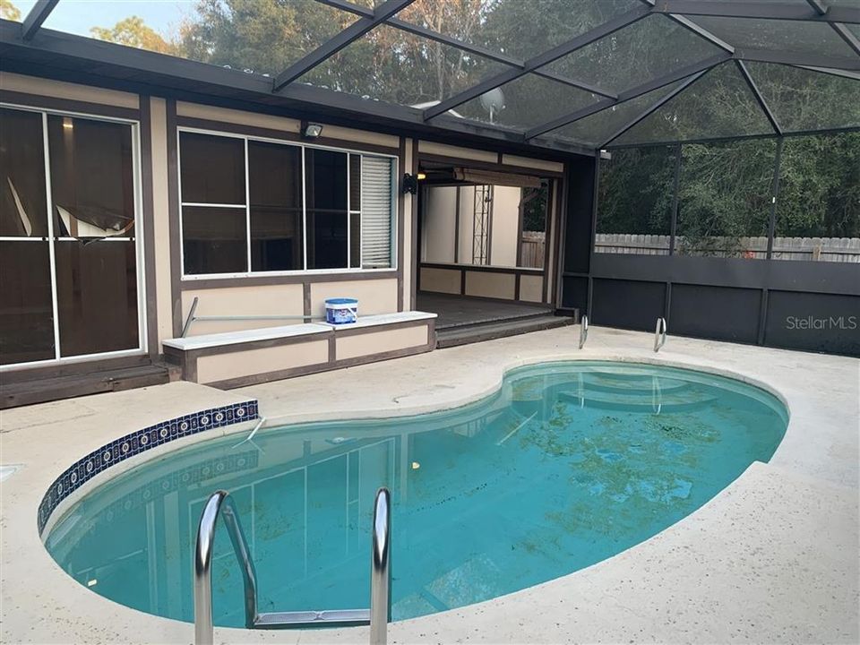 Active With Contract: $244,900 (3 beds, 2 baths, 1296 Square Feet)