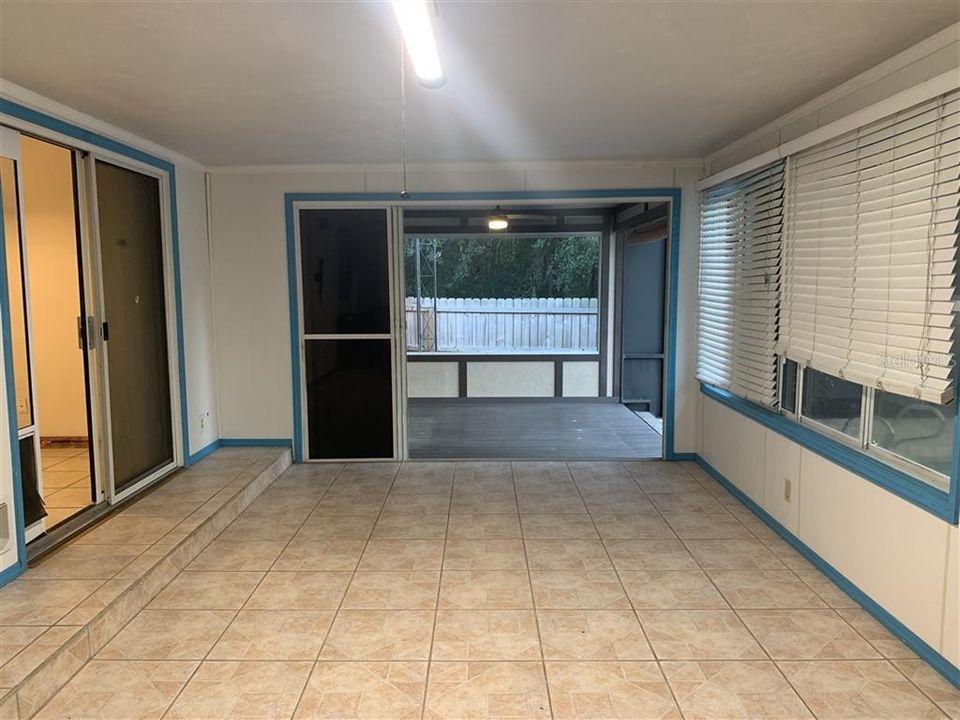 Active With Contract: $244,900 (3 beds, 2 baths, 1296 Square Feet)