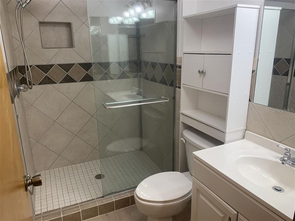 Active With Contract: $244,900 (3 beds, 2 baths, 1296 Square Feet)