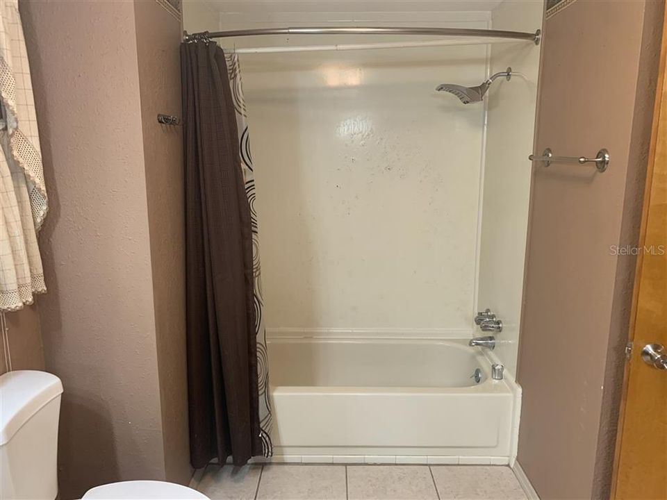 Active With Contract: $244,900 (3 beds, 2 baths, 1296 Square Feet)