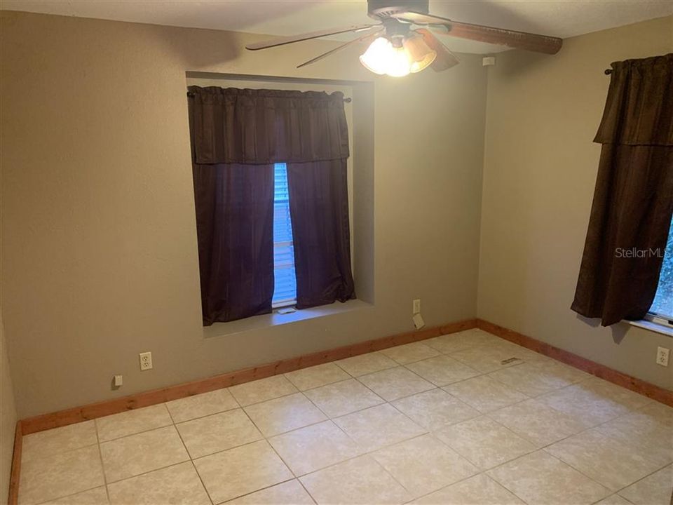 Active With Contract: $244,900 (3 beds, 2 baths, 1296 Square Feet)